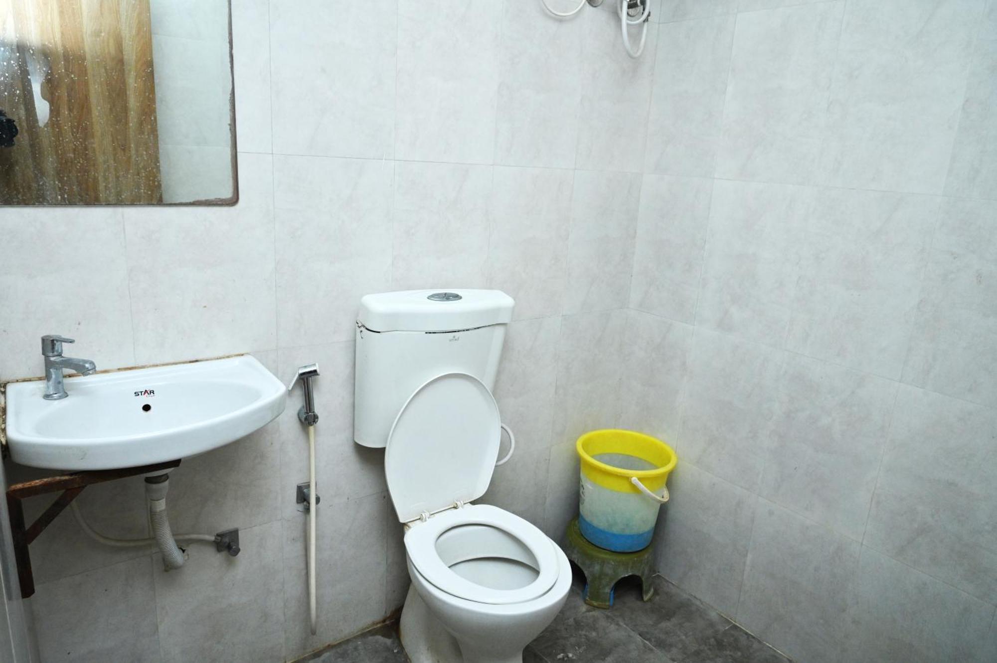 Hotel Blue Leaf Rajkot Luaran gambar