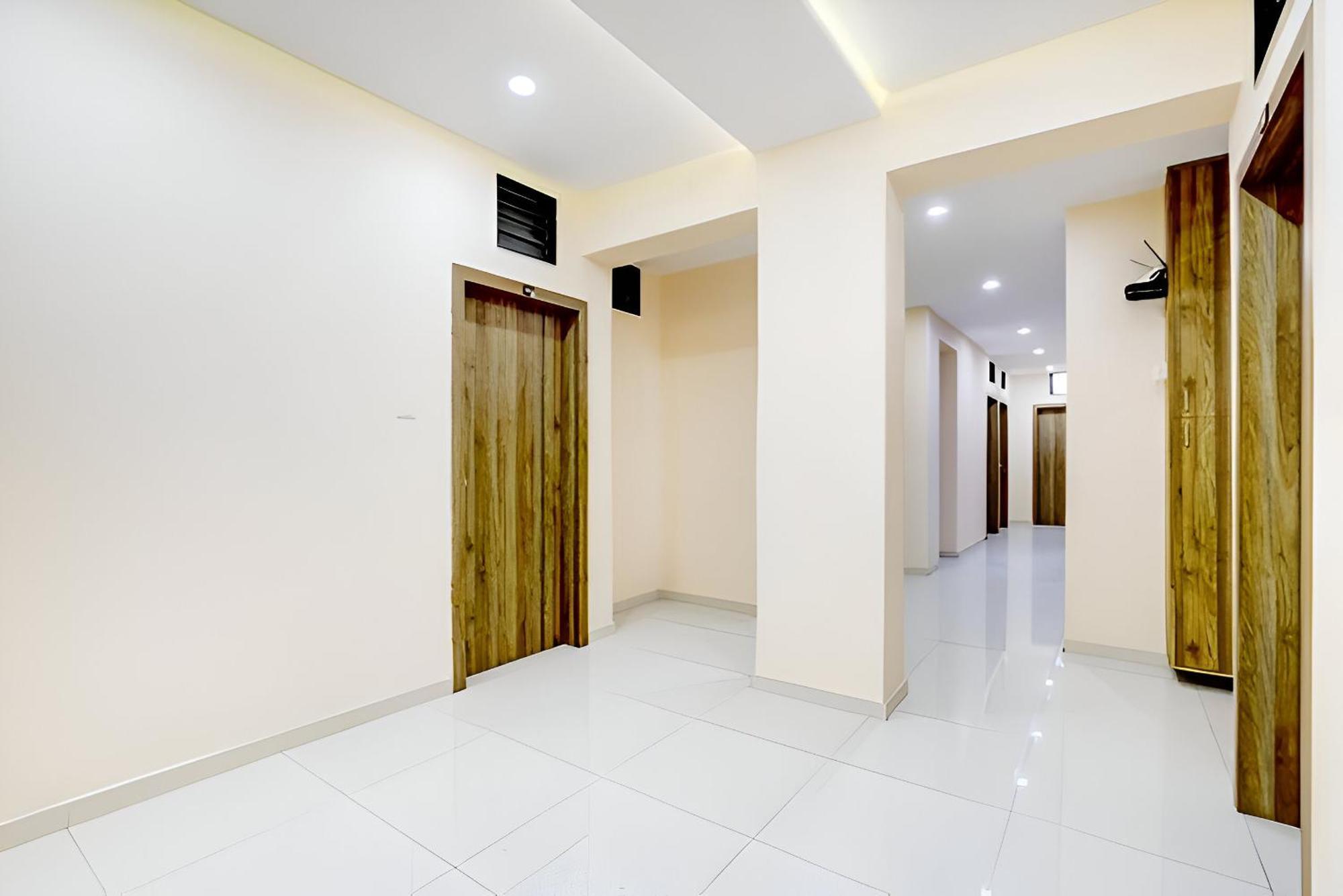Hotel Blue Leaf Rajkot Luaran gambar
