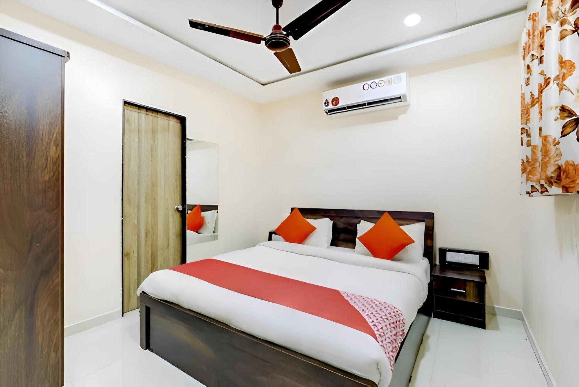 Hotel Blue Leaf Rajkot Luaran gambar