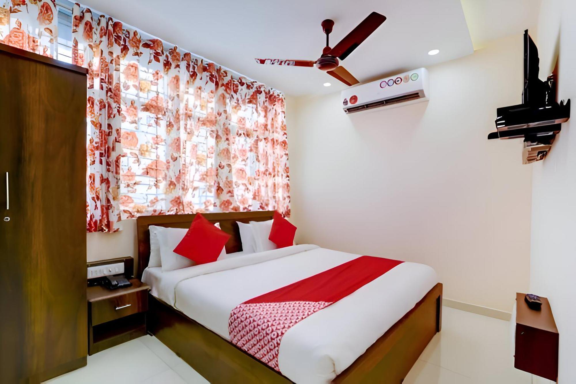 Hotel Blue Leaf Rajkot Luaran gambar