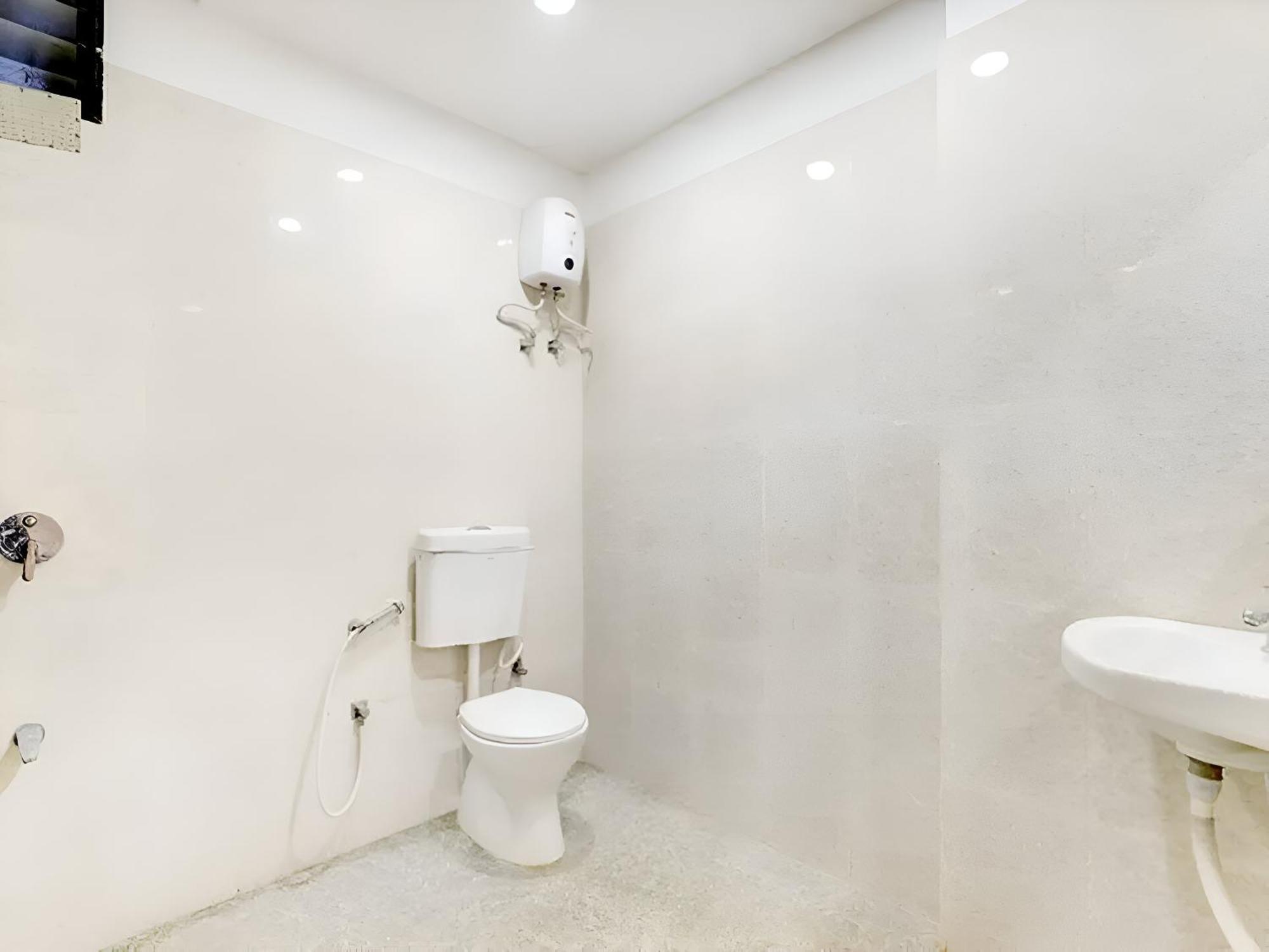 Hotel Blue Leaf Rajkot Luaran gambar